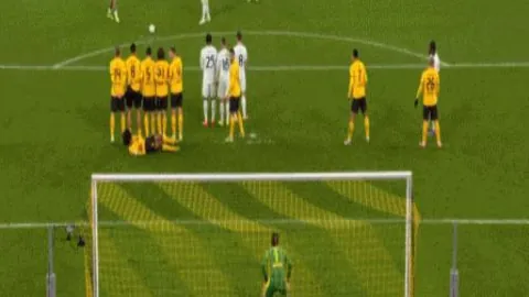 海牛外援强势崛起，22分领先铸就保级新希望