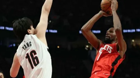 李刚仁关键直传，黄喜灿精准射门，韩国1-0阿曼占据优势