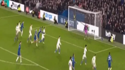 青奥会精彩瞬间：莎头默契配合遭现场争议判罚反转